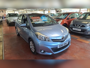 Used Toyota Yaris 2012 for sale - 77763056: Photo