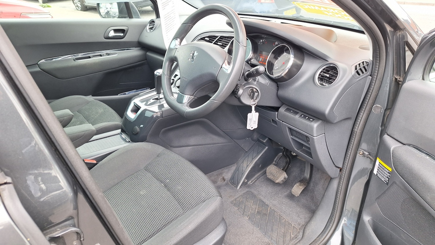 Used Peugeot 5008 2013 for sale - 76663332: Photo 6
