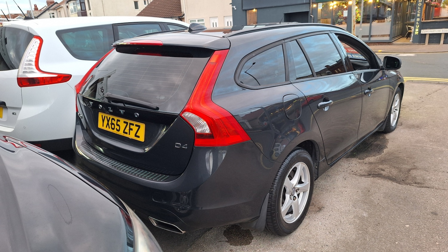Used Volvo V60 2015 for sale - 76505149: Photo 4
