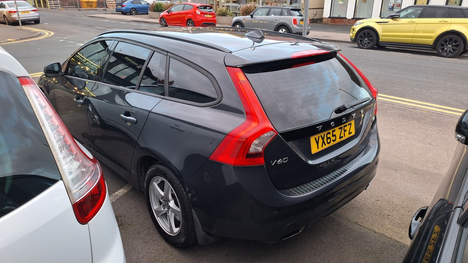 Used Volvo V60 2015 for sale - 76505149: Photo 5