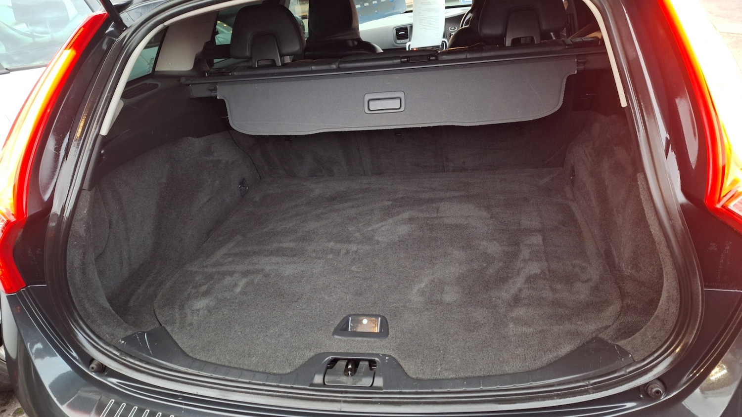 Used Volvo V60 2015 for sale - 76505149: Photo 8