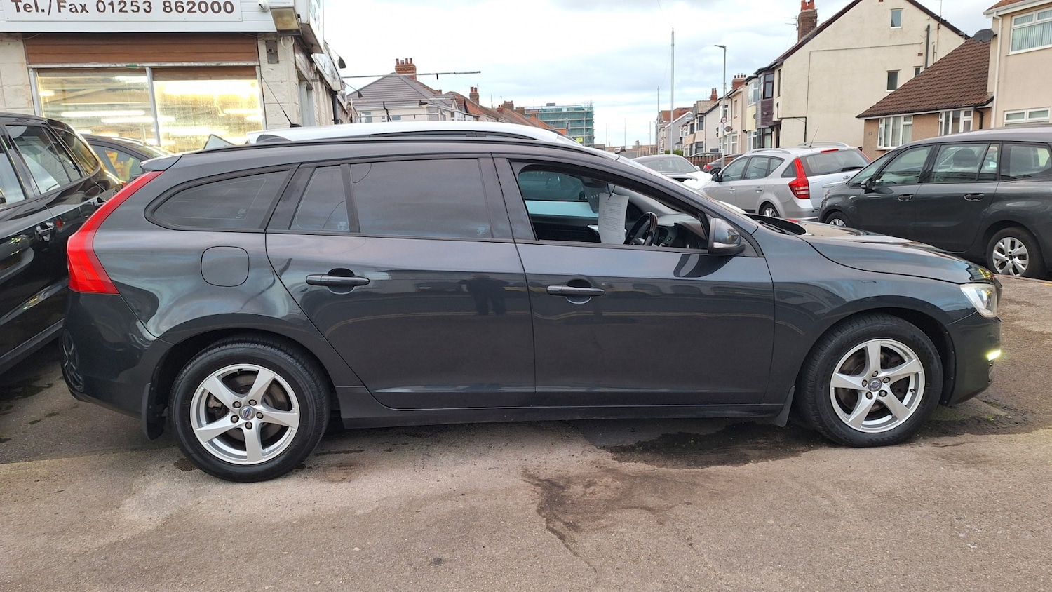 Used Volvo V60 2015 for sale - 76505149: Photo 9