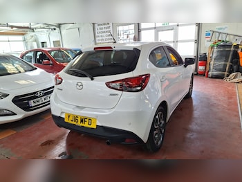 Used Mazda Mazda2 2016 for sale - 77998700: Photo