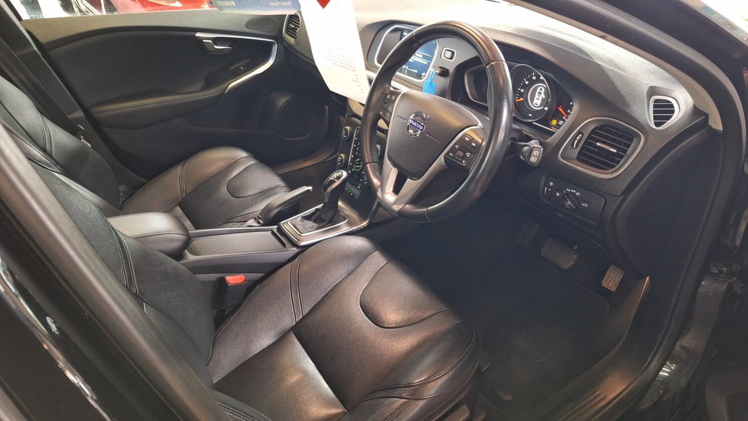 Used Volvo V40 2015 for sale - 78131459: Photo 6