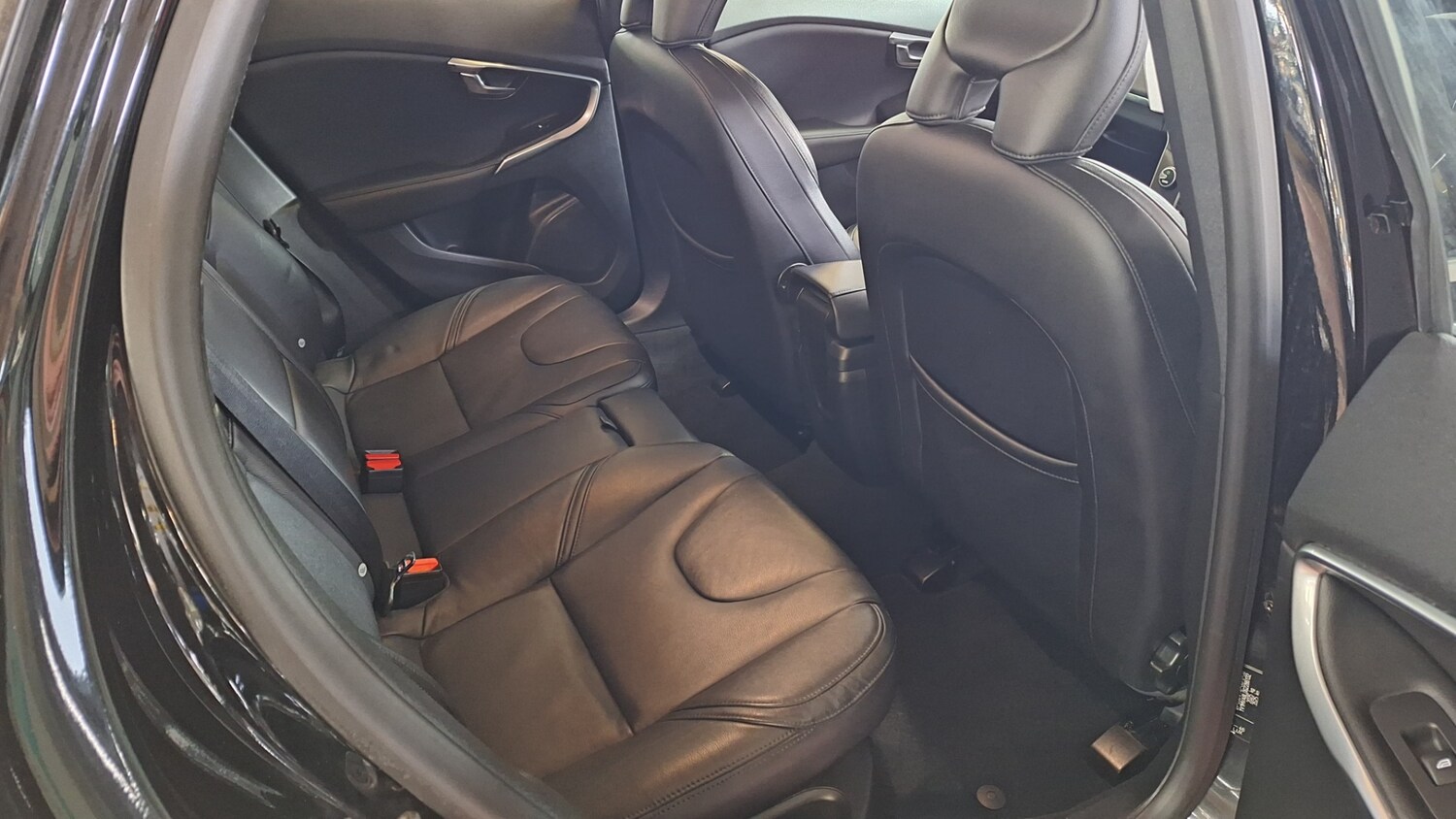 Used Volvo V40 2015 for sale - 78131459: Photo 7