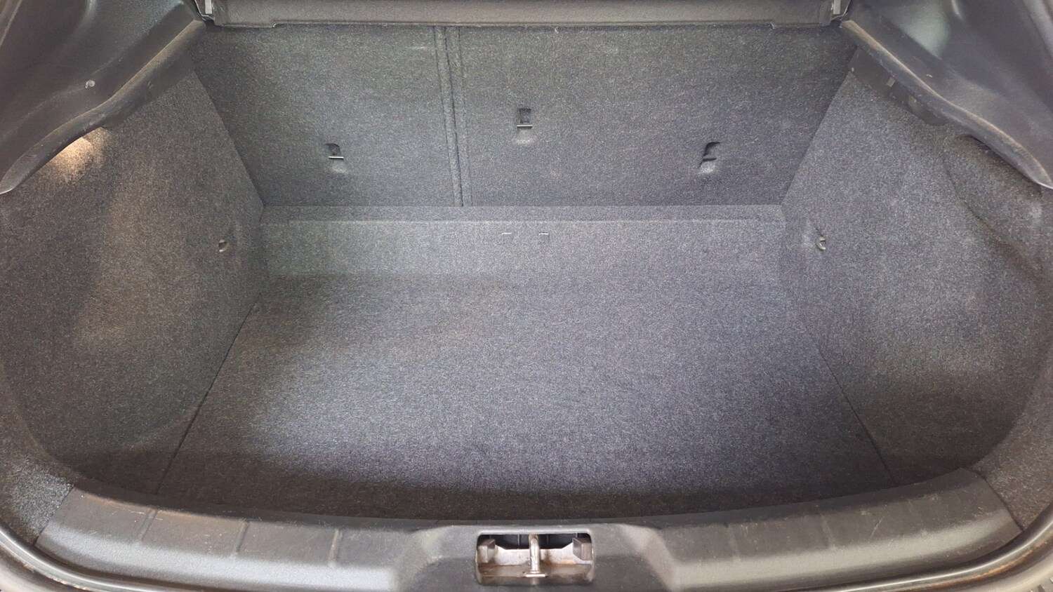 Used Volvo V40 2015 for sale - 78131459: Photo 8