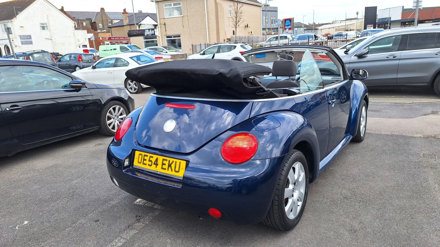 Used Volkswagen Beetle 2004 for sale - 76464615: Photo 4