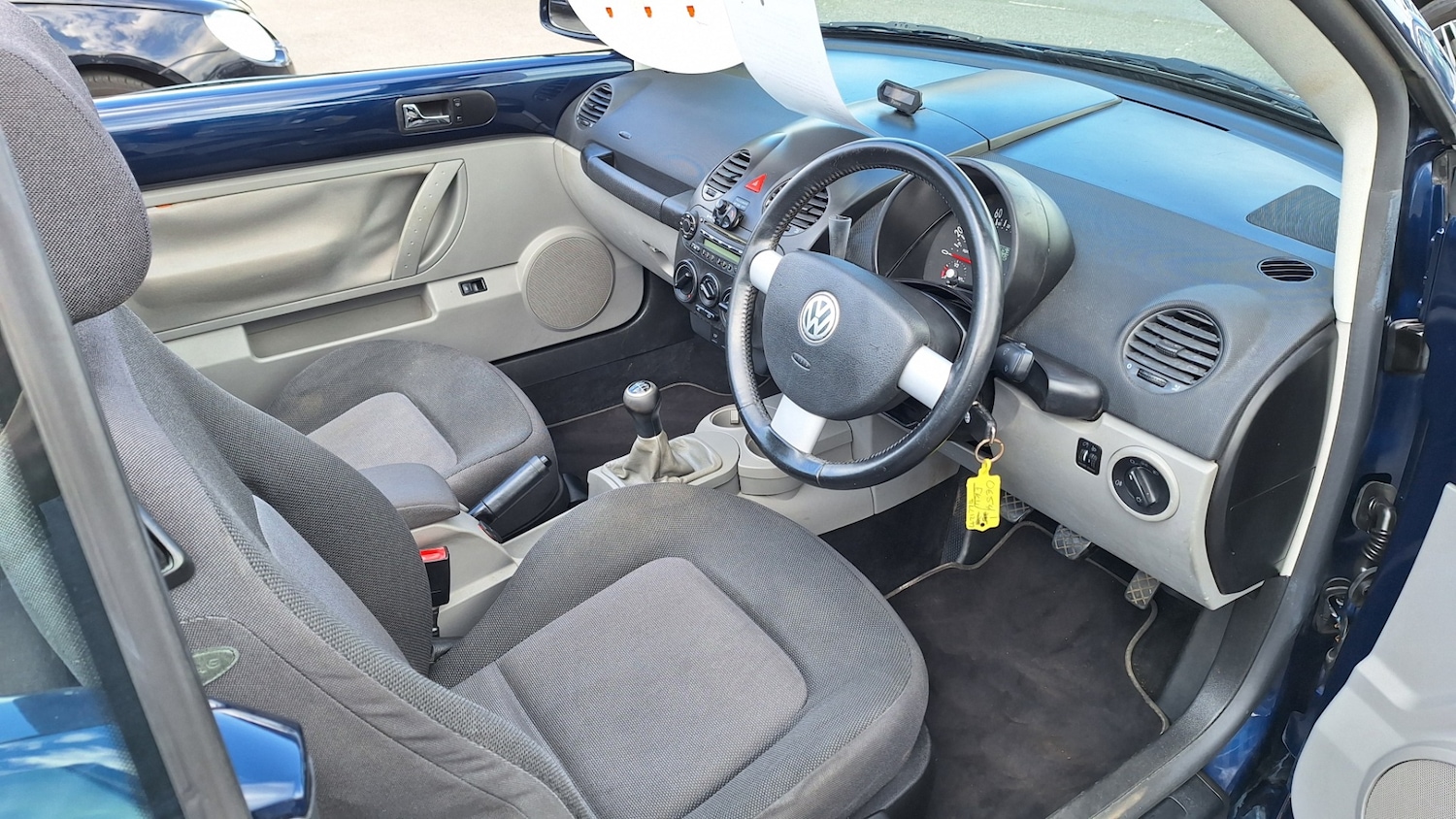 Used Volkswagen Beetle 2004 for sale - 76464615: Photo 6