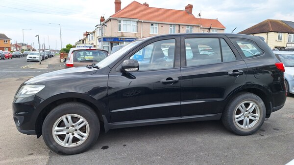 Used Hyundai Santa Fe 2010 for sale - 72309307: Photo 9