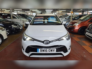 2016 (16) - Estate 1.6 D4-D Diesel Business Edition 5-Door From £6,495 + Retail Package