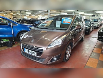 Used Peugeot 5008 2015 for sale - 76232836: Photo