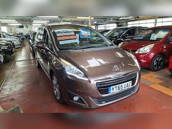 Used Peugeot 5008 2015 for sale - 76232836: Photo