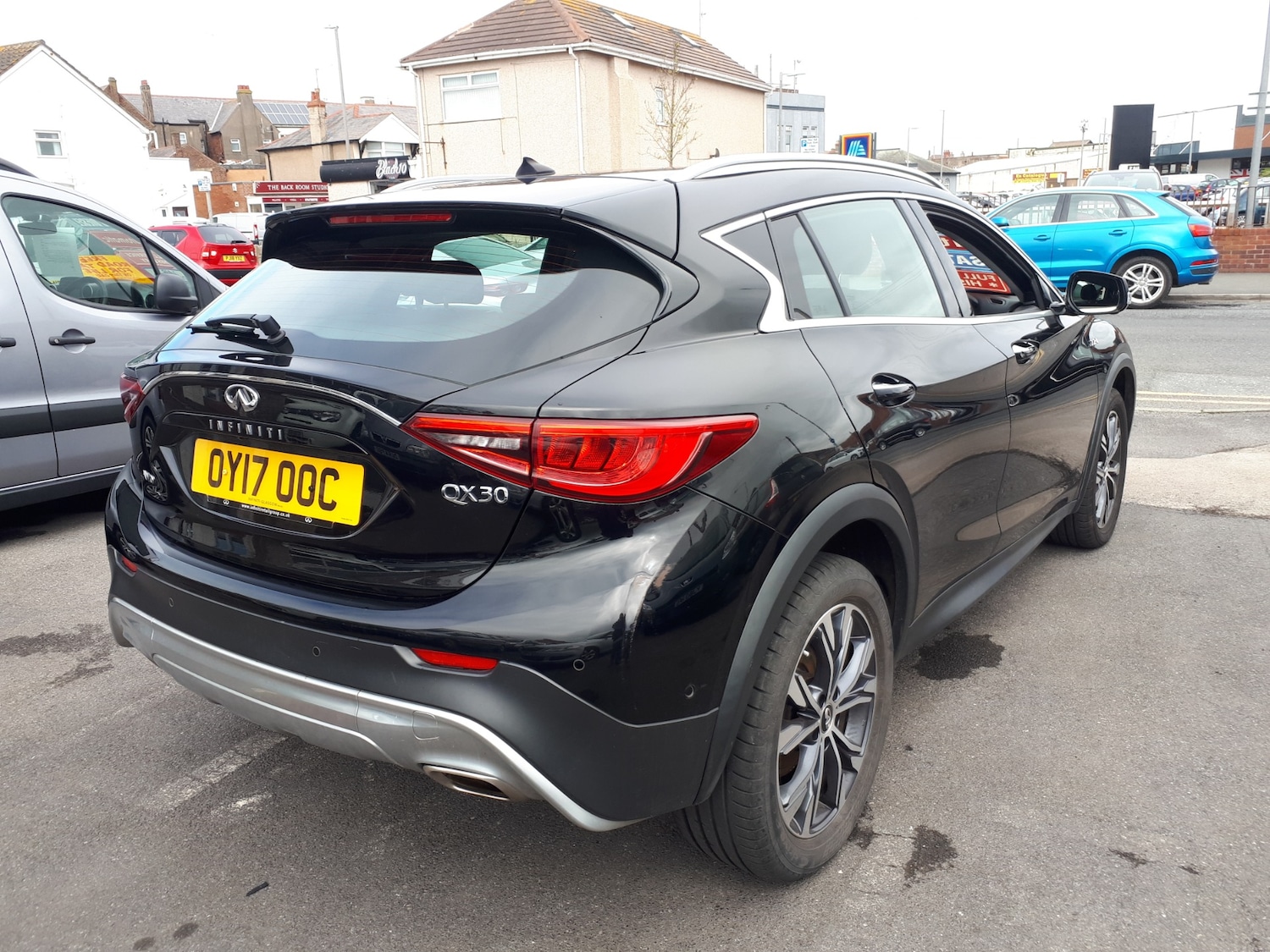 Used Infiniti QX30 2017 for sale - 76480562: Photo 4