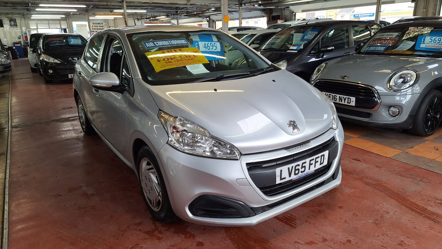 Used Peugeot 208 2015 for sale - 77234141: Photo 3
