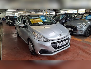 Used Peugeot 208 2015 for sale - 77234141: Photo