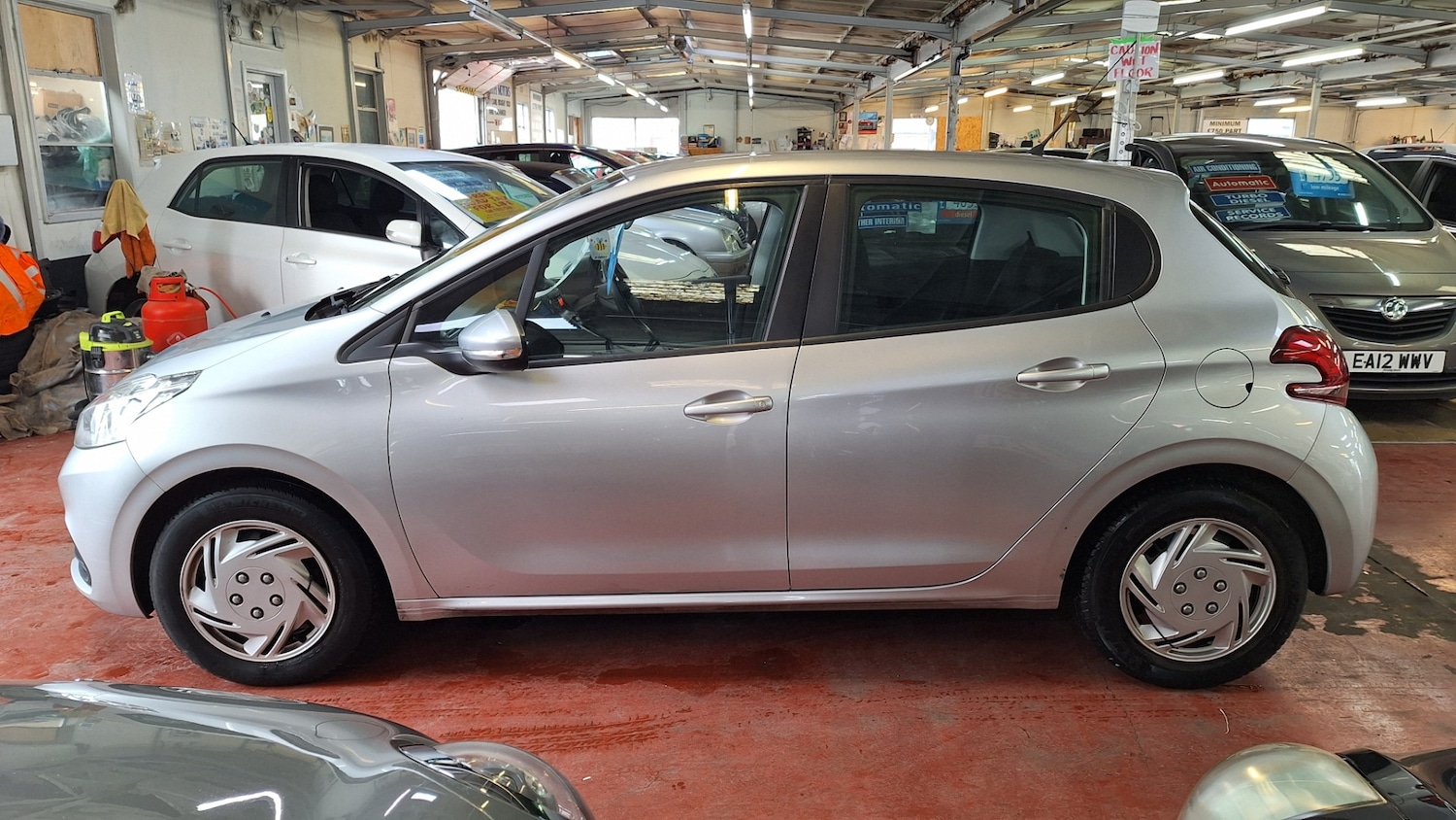 Used Peugeot 208 2015 for sale - 77234141: Photo 9