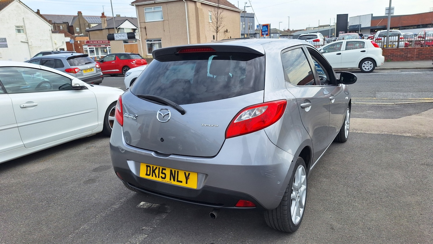Used Mazda Mazda2 2015 for sale - 75723636: Photo 4