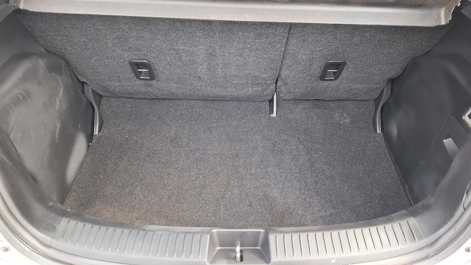 Used Mazda Mazda2 2015 for sale - 75723636: Photo 8