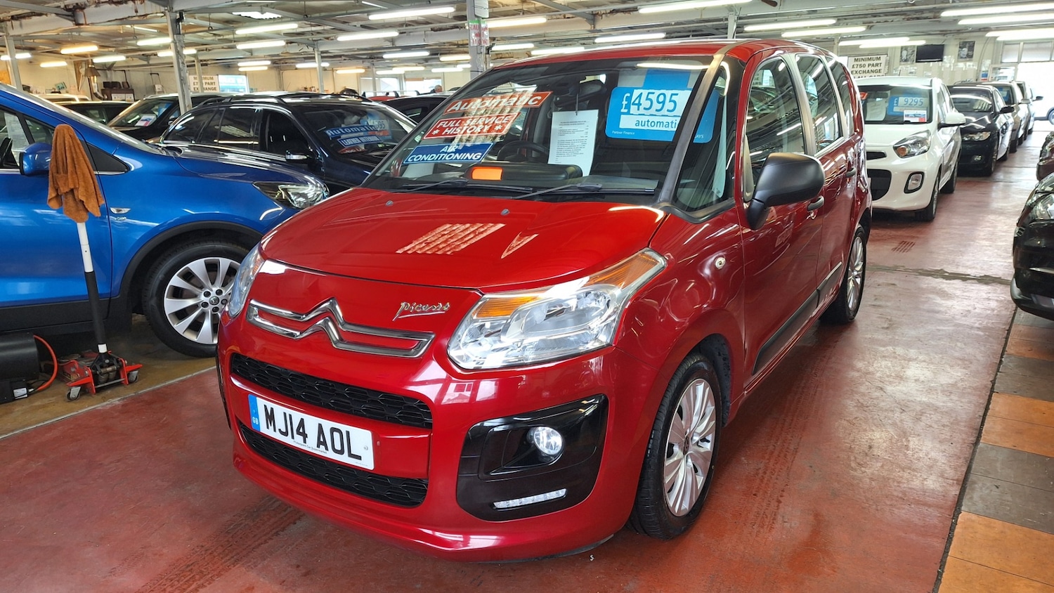 Used Citroen C3 Picasso 2014 for sale - 76637343: Photo 2
