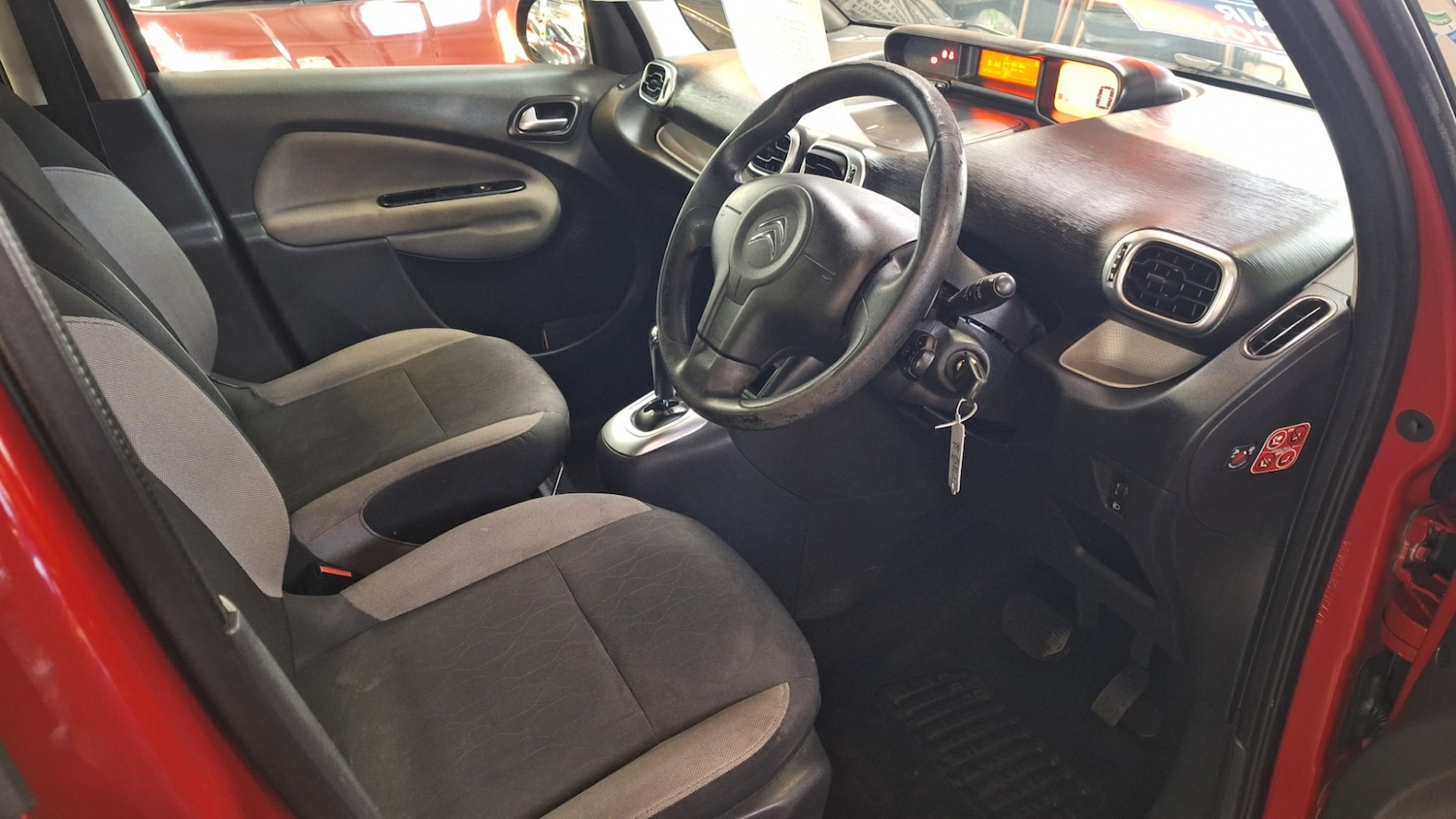 Used Citroen C3 Picasso 2014 for sale - 76637343: Photo 6