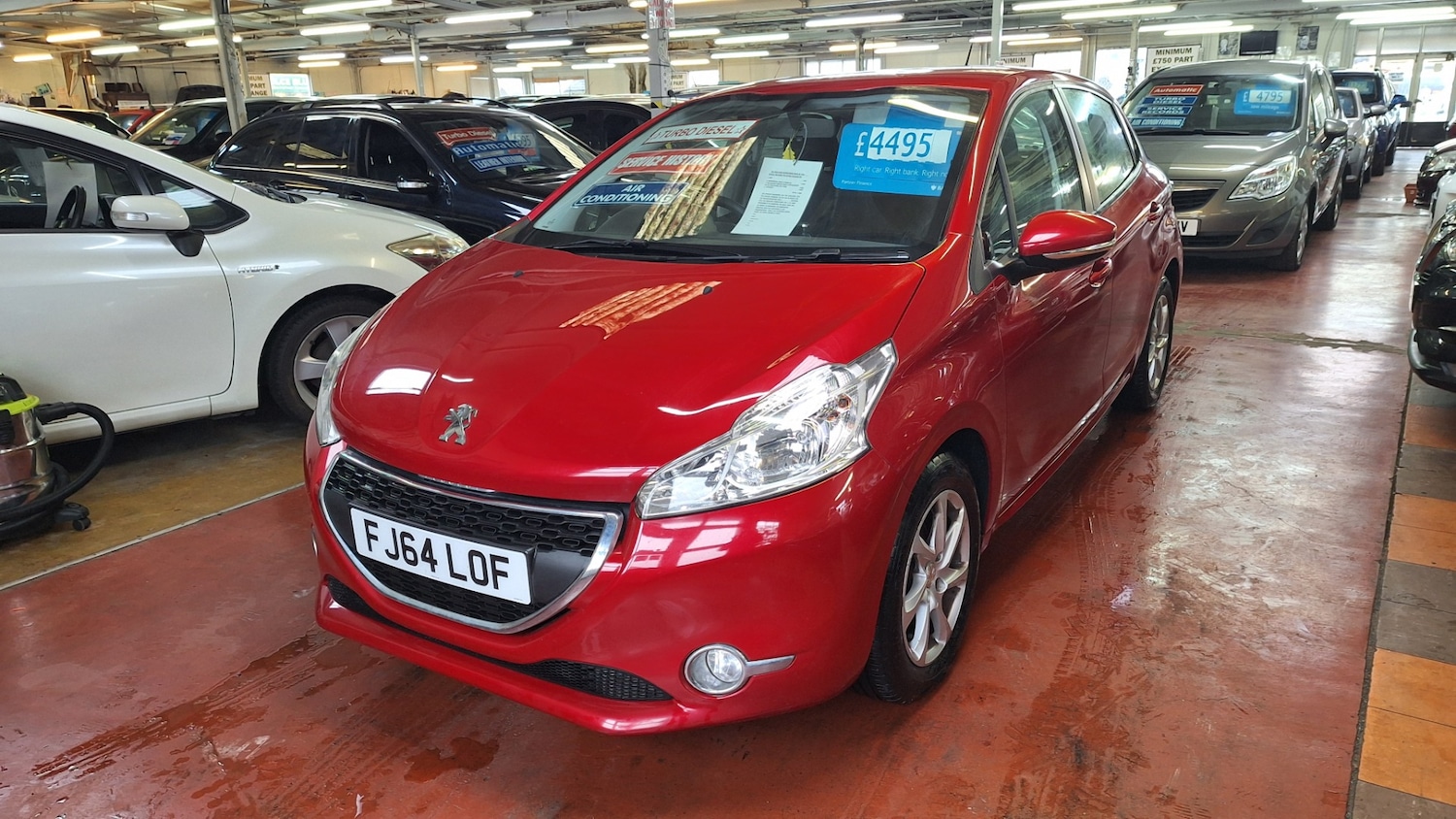 Used Peugeot 208 2015 for sale - 77086251: Photo 2