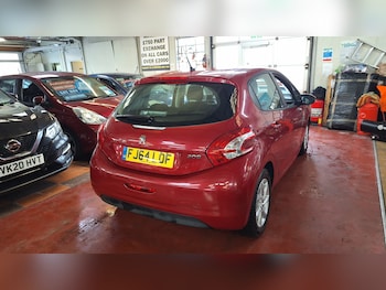 Used Peugeot 208 2015 for sale - 77086251: Photo