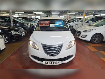 Used Chrysler Ypsilon 2014 for sale - 78132474: Photo