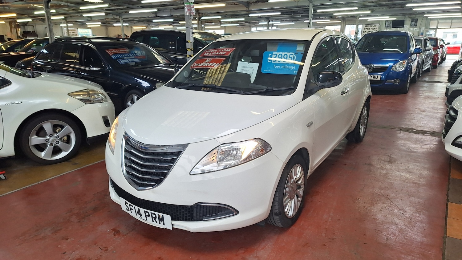 Used Chrysler Ypsilon 2014 for sale - 78132474: Photo 2