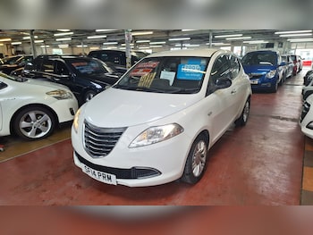 Used Chrysler Ypsilon 2014 for sale - 78132474: Photo
