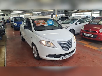 Used Chrysler Ypsilon 2014 for sale - 78132474: Photo