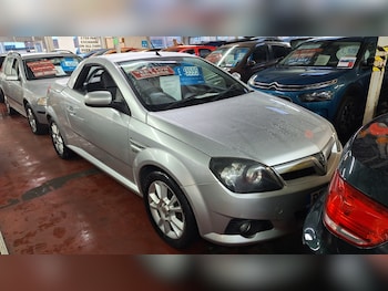 2005 (04) - 1.4 16v Sport Hardtop Convertible From £2,795 + Retail Package 2-Door