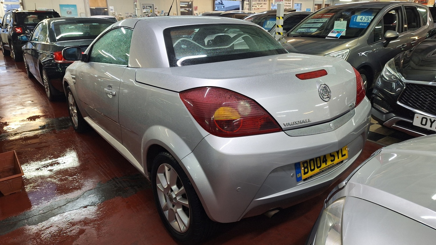 Used Vauxhall Tigra 2005 for sale - 76845287: Photo 2