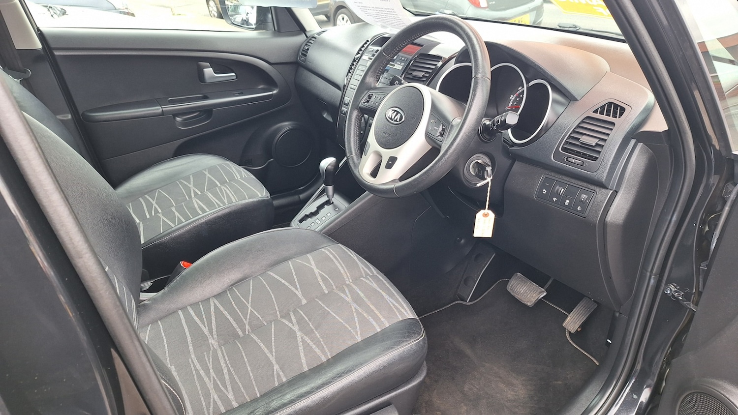 Used Kia Venga 2012 for sale - 76663327: Photo 6
