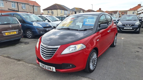 Used Chrysler Ypsilon 2013 for sale - 74100657: Photo 2
