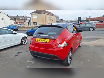 Used Chrysler Ypsilon 2013 for sale - 74100657: Photo