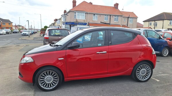 Used Chrysler Ypsilon 2013 for sale - 74100657: Photo 9