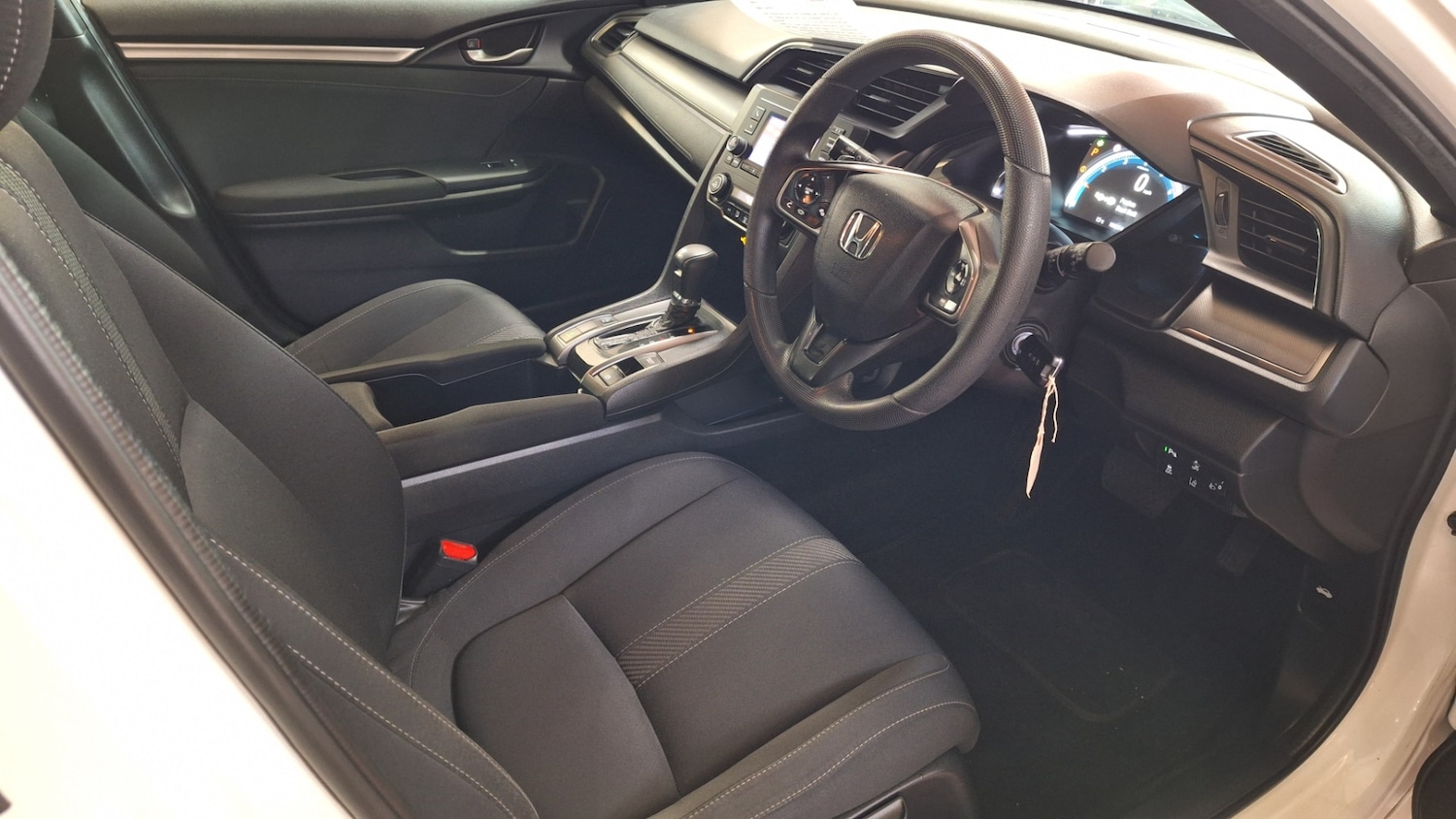 Used Honda Civic 2018 for sale - 76892382: Photo 6