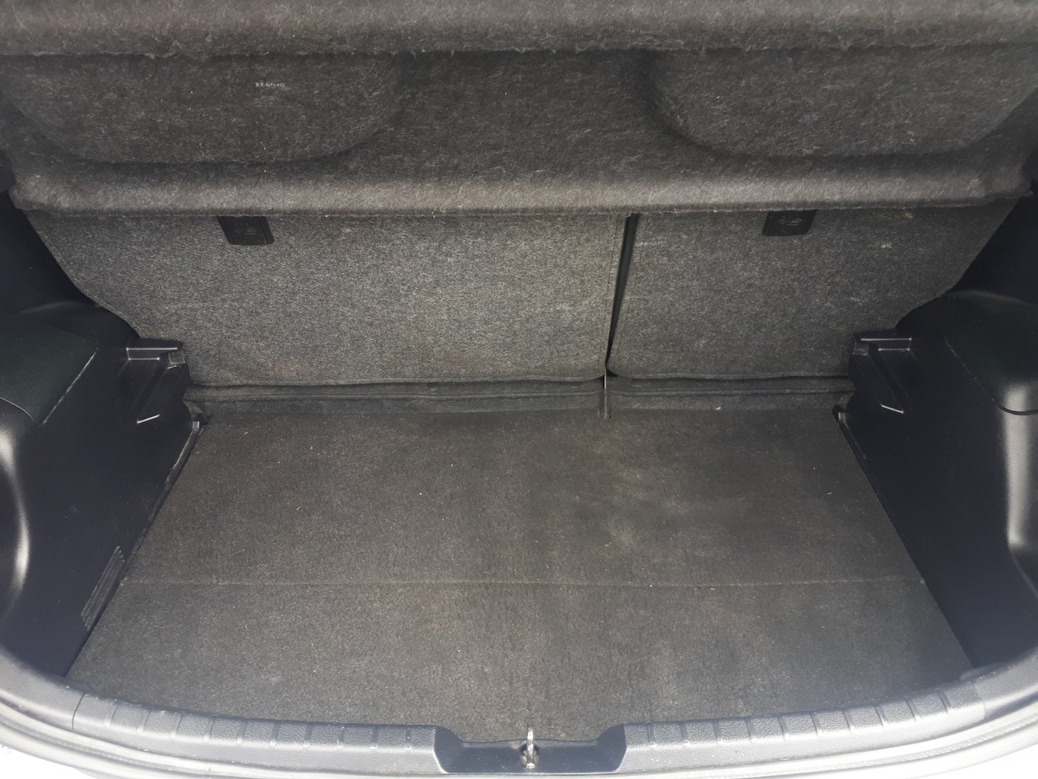 Used Toyota Yaris 2012 for sale - 76478260: Photo 8