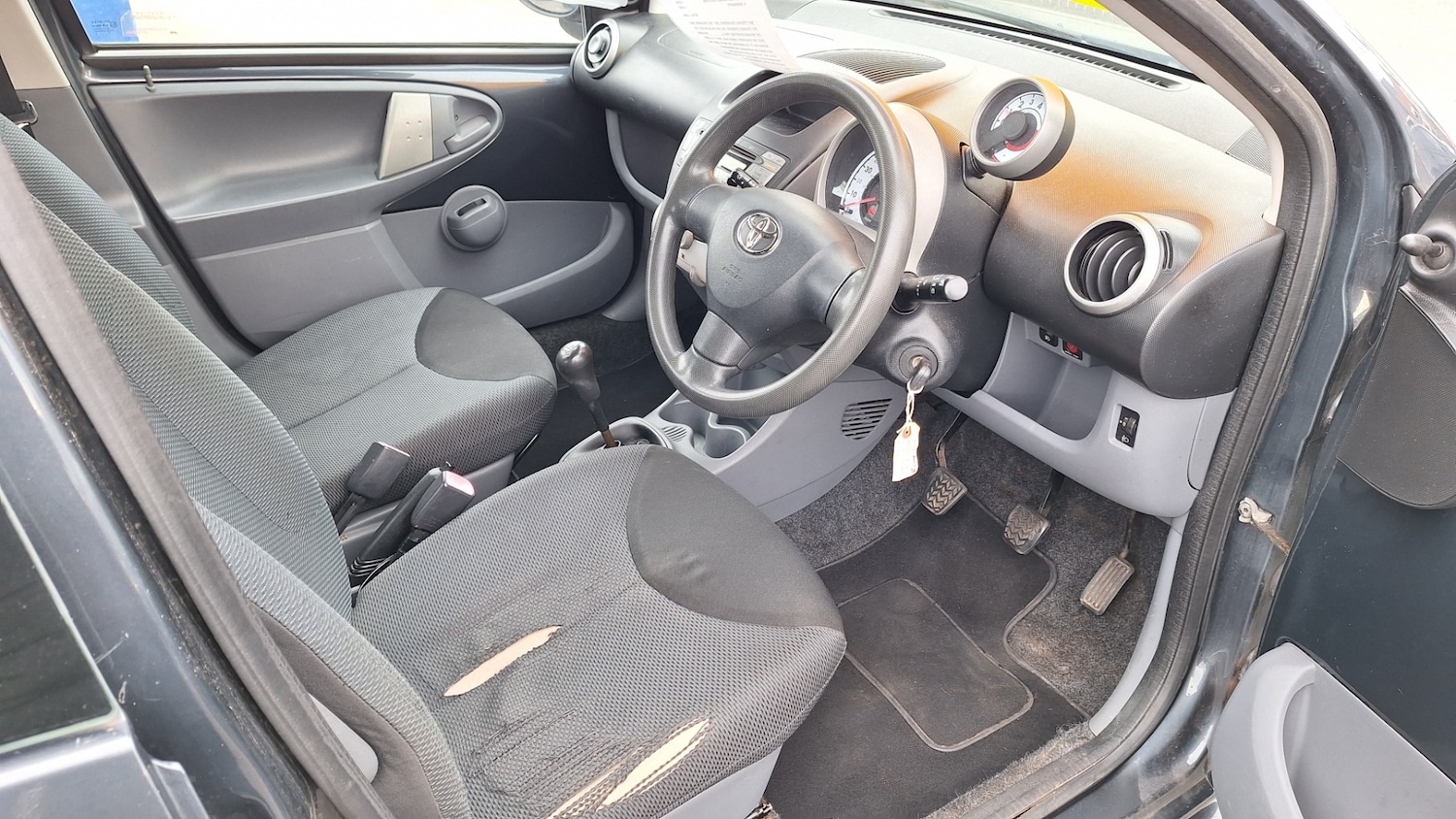 Used Toyota AYGO 2005 for sale - 76452480: Photo 6