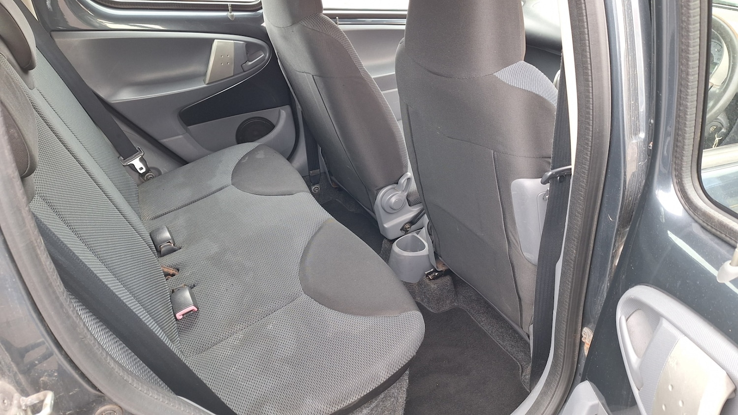 Used Toyota AYGO 2005 for sale - 76452480: Photo 7