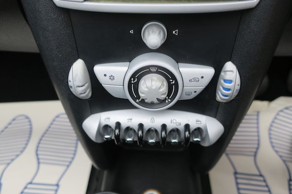 Used MINI Convertible 2010 for sale - 75088044: Photo 19