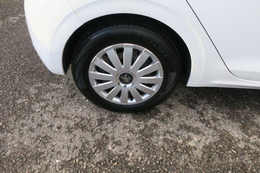 Used Peugeot 208 2013 for sale - 76386291: Photo 10