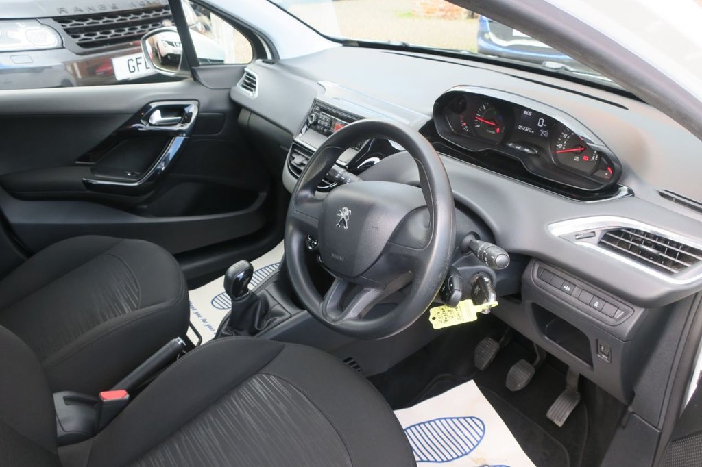 Used Peugeot 208 2013 for sale - 76386291: Photo 12