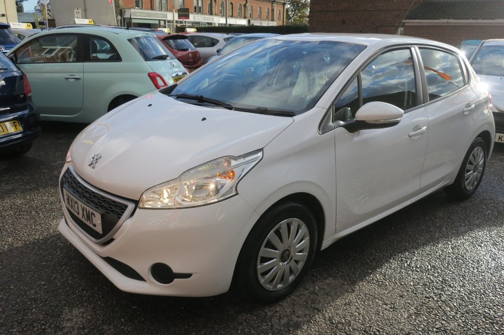 Used Peugeot 208 2013 for sale - 76386291: Photo 6
