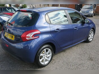 Used Peugeot 208 2015 for sale - 79046165: Photo