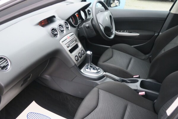 Used Peugeot 308 2010 for sale - 76267027: Photo 13