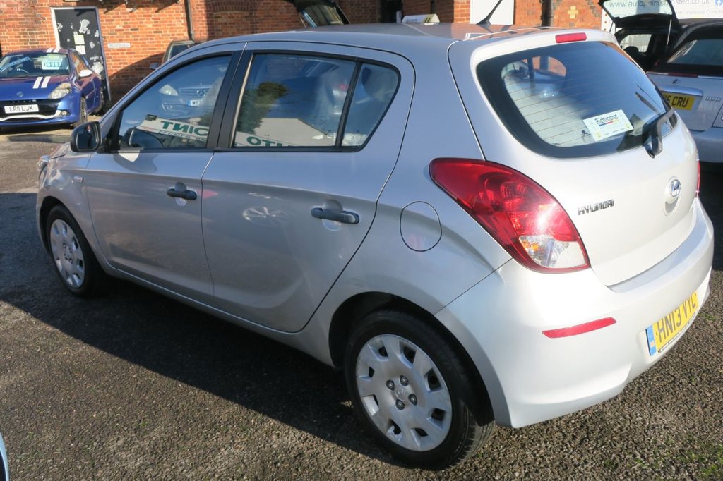 Used Hyundai i20 2013 for sale - 76711044: Photo 5