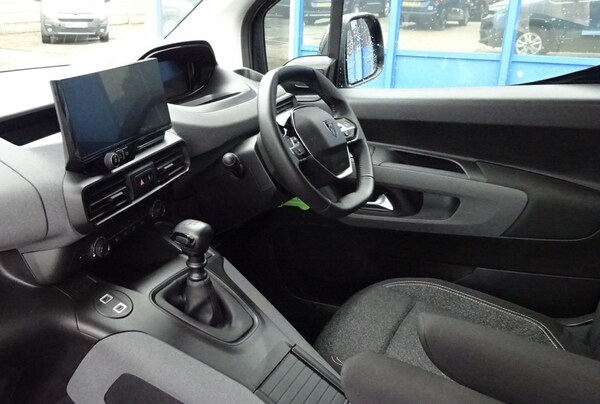 Used Peugeot Rifter 2025 for sale - 76048254: Photo 30