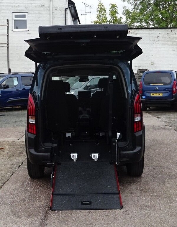Used Peugeot Rifter 2025 for sale - 76048254: Photo 34