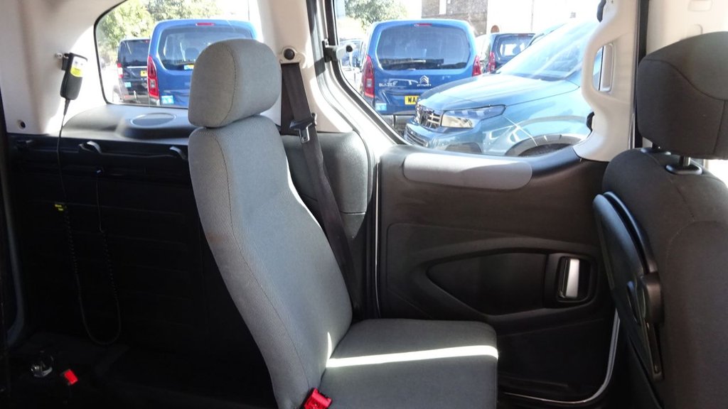 Used Peugeot Partner Tepee 2015 for sale - 76038718: Photo 18